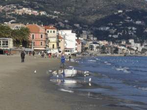 Xtrallusion photo gallery of Italy. Photos, pictures, images and photographs of the Italian Rivieras, the Italian Lakes, the Italian Alps, the Cinque Terre, the Amalfi coast and some of the most beautiful corners of Italy. Plus photos of Italian cities such as Pisa, Milan, Genoa and Rome.